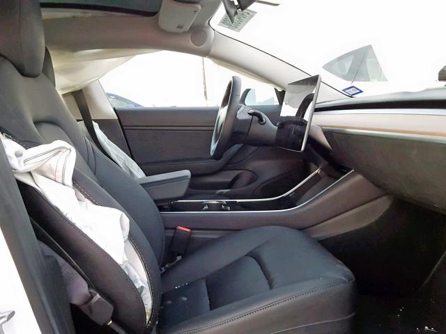 5YJ3E1EA3JF051243 - 2018 TESLA MODEL 3 WHITE photo 5