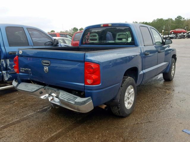 1D7HE48K35S308976 - 2005 DODGE DAKOTA QUA BLUE photo 4