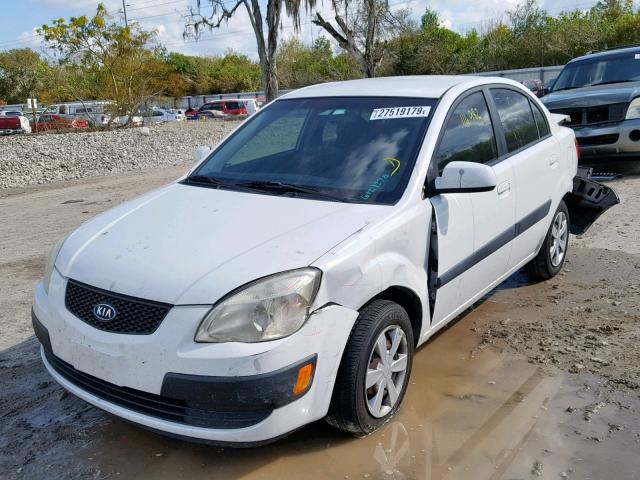 KNADE123966121273 - 2006 KIA RIO WHITE photo 2