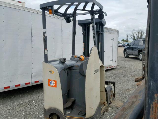 1A357235 - 2000 CROW FORKLIFT WHITE photo 4