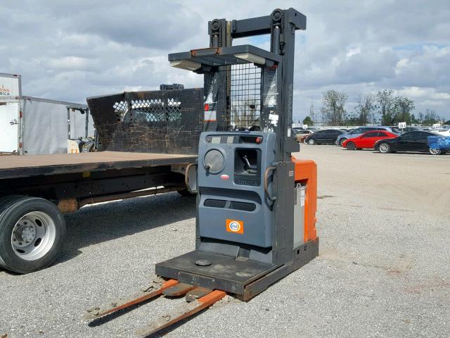 80057 - 2000 TOYOTA FORKLIFT ORANGE photo 2