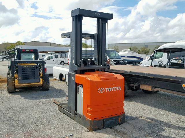 80057 - 2000 TOYOTA FORKLIFT ORANGE photo 3