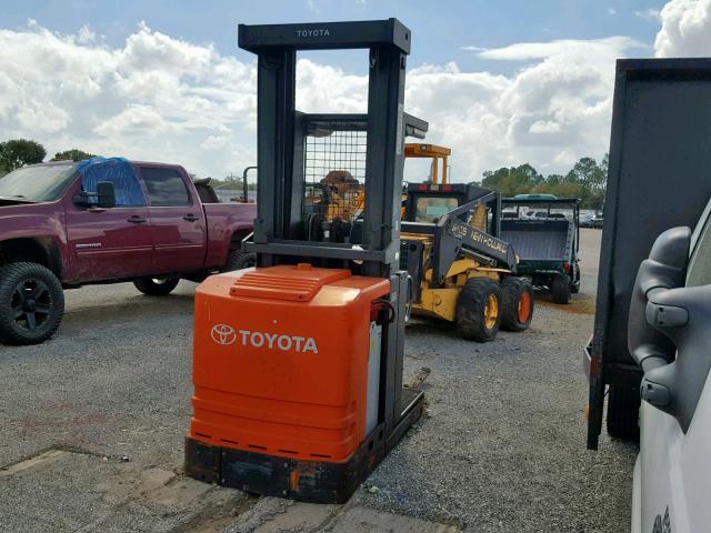 80057 - 2000 TOYOTA FORKLIFT ORANGE photo 4