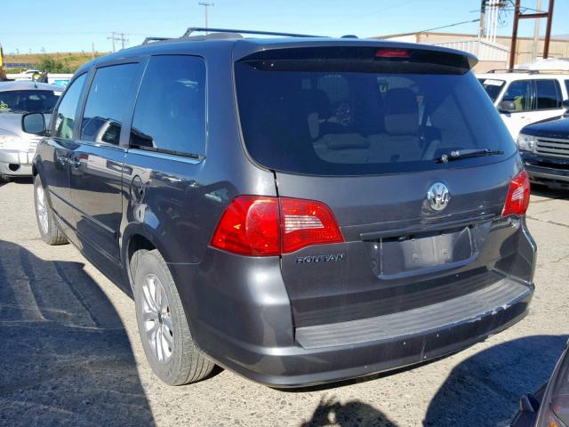 2C4RVABG4CR321428 - 2012 VOLKSWAGEN ROUTAN SE GRAY photo 3