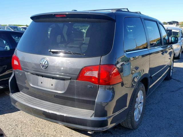 2C4RVABG4CR321428 - 2012 VOLKSWAGEN ROUTAN SE GRAY photo 4