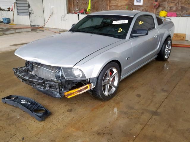 1ZVFT82H075314079 - 2007 FORD MUSTANG GT SILVER photo 2