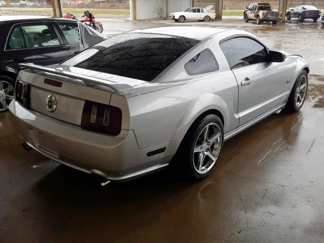 1ZVFT82H075314079 - 2007 FORD MUSTANG GT SILVER photo 4