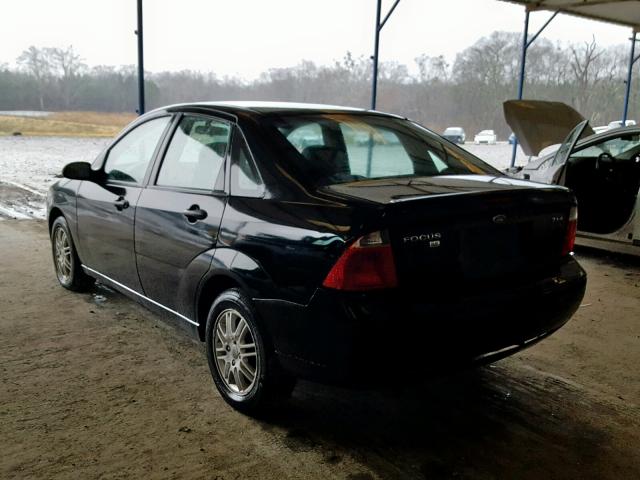 1FAHP34N86W227230 - 2006 FORD FOCUS ZX4 BLACK photo 3