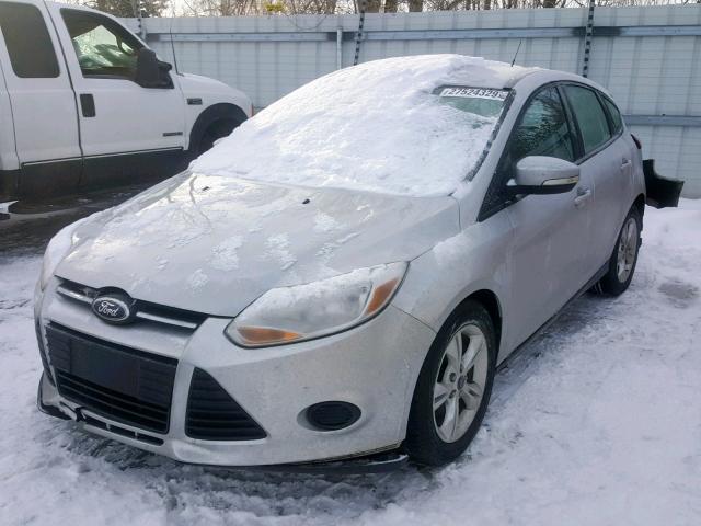 1FADP3K2XDL157509 - 2013 FORD FOCUS SE SILVER photo 2