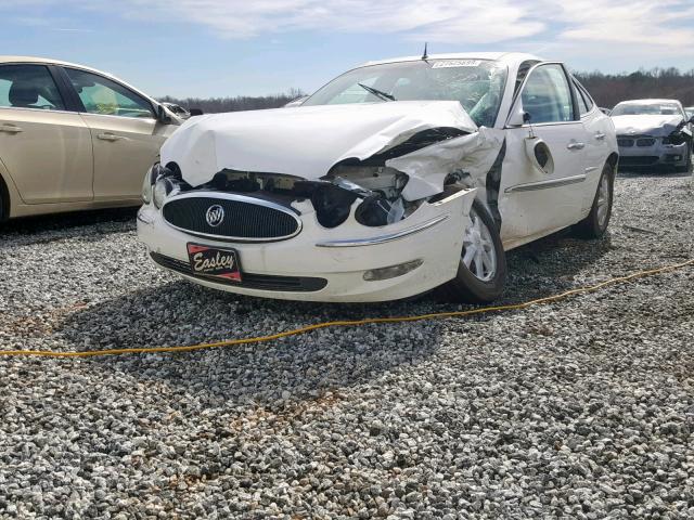 2G4WD562451275608 - 2005 BUICK LACROSSE C WHITE photo 2