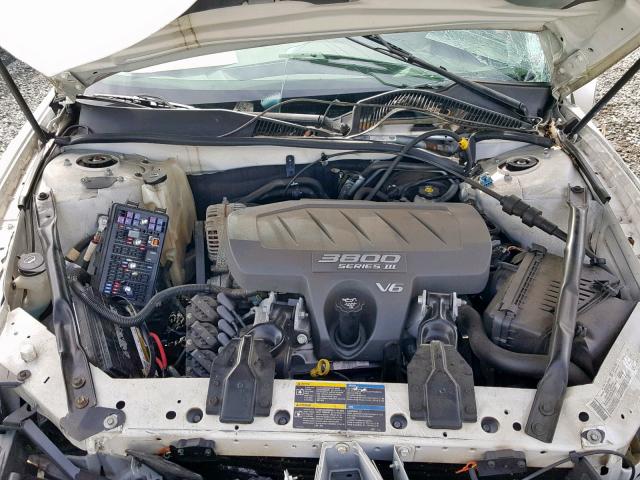 2G4WD562451275608 - 2005 BUICK LACROSSE C WHITE photo 7