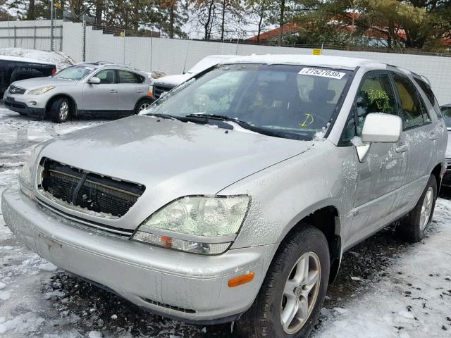 JTJHF10U710211267 - 2001 LEXUS RX 300 SILVER photo 2