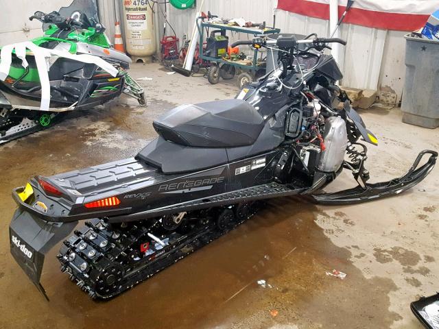 2BPSMBJA7JV000138 - 2018 SKI DOO RENEGADE BLACK photo 3