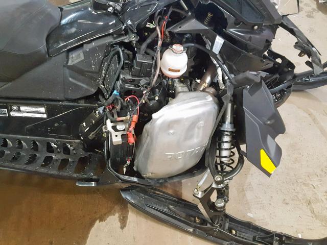 2BPSMBJA7JV000138 - 2018 SKI DOO RENEGADE BLACK photo 7