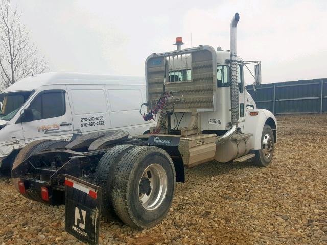 2XKMAD7X65M103849 - 2005 KENWORTH CONSTRUCTI WHITE photo 4