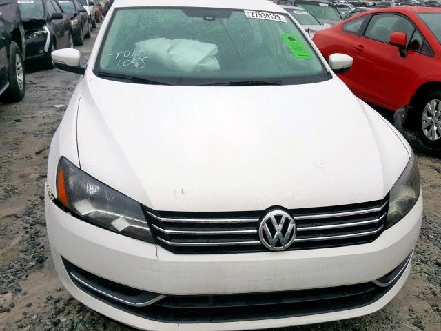 1VWAP7A30DC109187 - 2013 VOLKSWAGEN PASSAT S WHITE photo 9