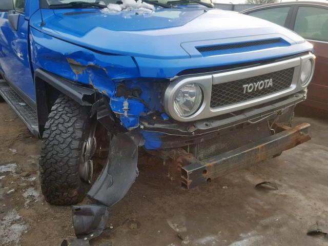 JTEBU11F670004226 - 2007 TOYOTA FJ CRUISER BLUE photo 9