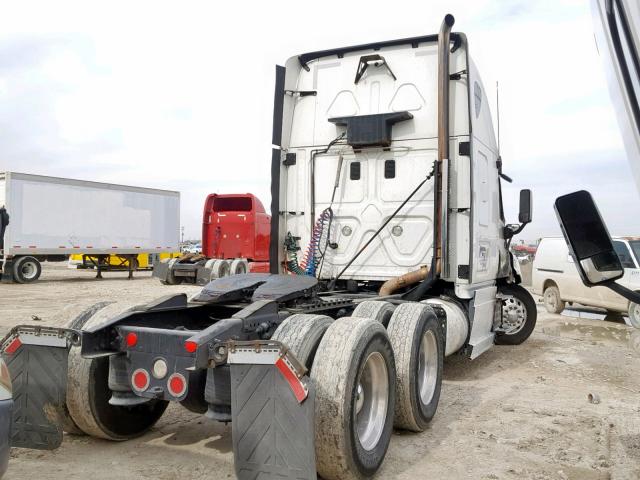 1FUJGLDV0DSBT0650 - 2013 FREIGHTLINER CASCADIA 1 WHITE photo 4