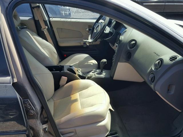 2G2WR524X41132971 - 2004 PONTIAC GRAND PRIX BLACK photo 5