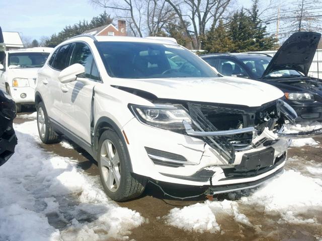 5LMCJ1D95GUJ05556 - 2016 LINCOLN MKC PREMIE WHITE photo 1