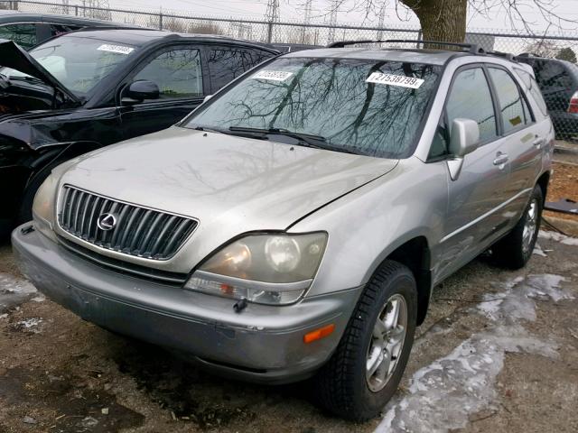 JT6HF10U4Y0133745 - 2000 LEXUS RX 300 SILVER photo 2