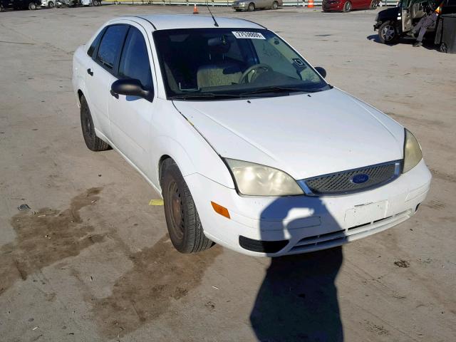 1FAFP34N45W276544 - 2005 FORD FOCUS ZX4 WHITE photo 1