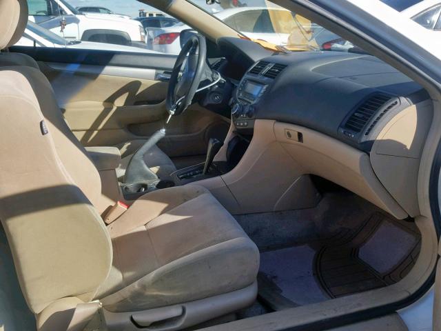 1HGCM72585A027372 - 2005 HONDA ACCORD LX WHITE photo 5