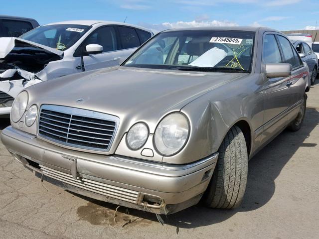 WDBJF65H9XA814980 - 1999 MERCEDES-BENZ E 320 GOLD photo 2