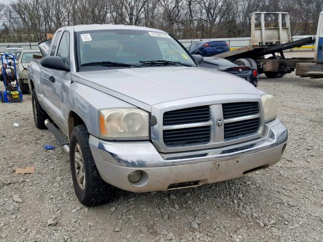 1D7HE52K77S235810 - 2007 DODGE DAKOTA LAR SILVER photo 1