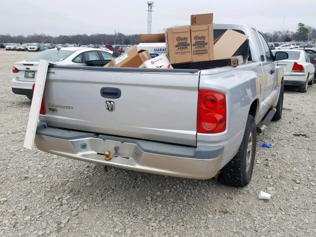 1D7HE52K77S235810 - 2007 DODGE DAKOTA LAR SILVER photo 4