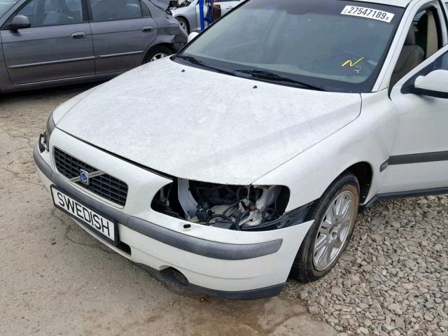 YV1RS61T442344433 - 2004 VOLVO S60 WHITE photo 9