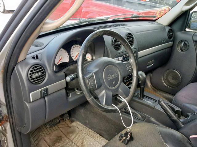 1J4GL38K62W346982 - 2002 JEEP LIBERTY RE SILVER photo 9