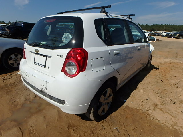 KL1TD6DE1AB099581 - 2010 CHEVROLET AVEO LS WHITE photo 4