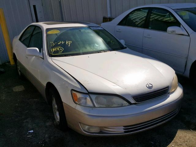 JT8BF22G2V5010549 - 1997 LEXUS ES 300 WHITE photo 1