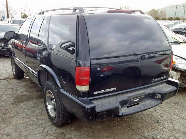 1GNCS13W92K101629 - 2002 CHEVROLET BLAZER BLACK photo 3