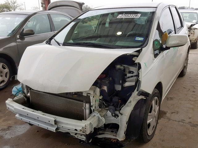 JHMGE8G33DC053468 - 2013 HONDA FIT WHITE photo 2