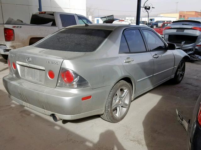 JTHBD192720052010 - 2002 LEXUS IS 300 SILVER photo 4