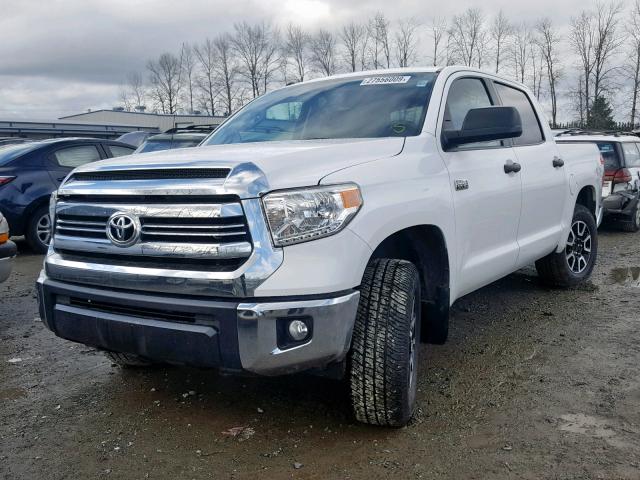 5TFDY5F14HX654753 - 2017 TOYOTA TUNDRA CRE WHITE photo 2