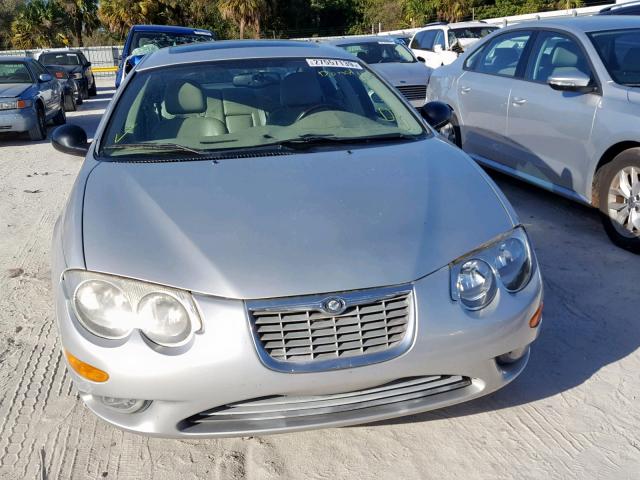 2C3HE66G54H674596 - 2004 CHRYSLER 300M SILVER photo 9