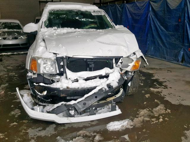 1GKET63M582114384 - 2008 GMC ENVOY DENA WHITE photo 7