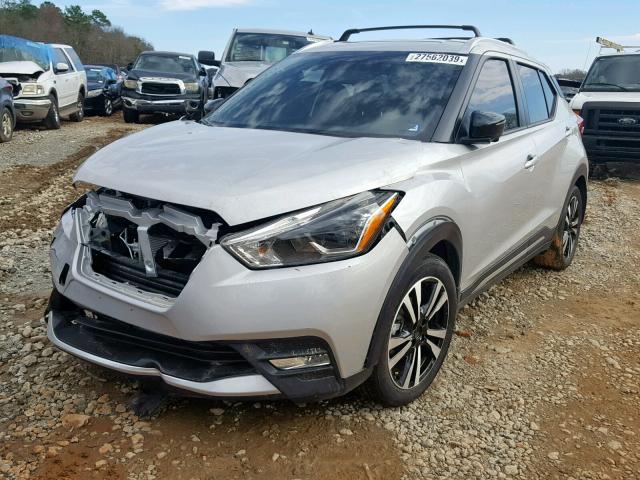 3N1CP5CU1JL521160 - 2018 NISSAN KICKS S SILVER photo 2