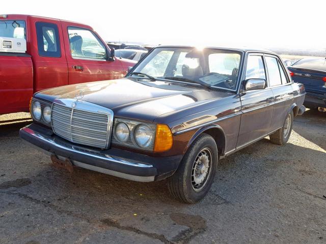 12312310099843 - 1979 MERCEDES-BENZ 240 D BROWN photo 2