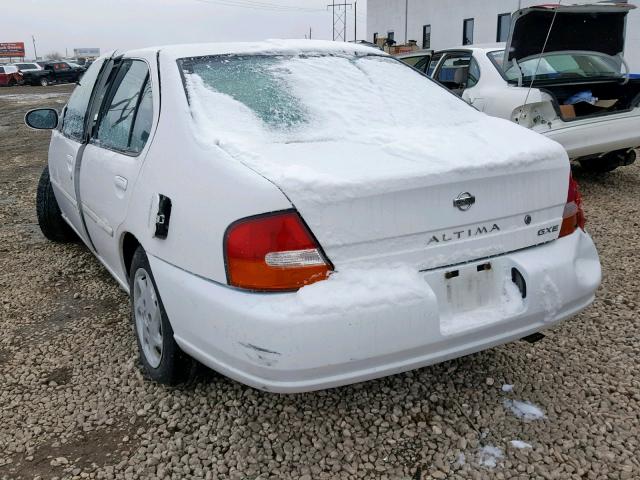 1N4DL01D3WC195678 - 1998 NISSAN ALTIMA XE WHITE photo 3