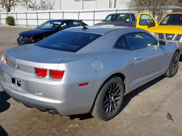 2G1FA1ED2B9158401 - 2011 CHEVROLET CAMARO LS SILVER photo 4