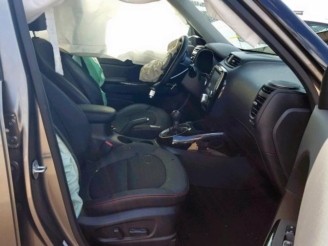 KNDJX3AAXJ7517937 - 2018 KIA SOUL ! Grafit foto 5
