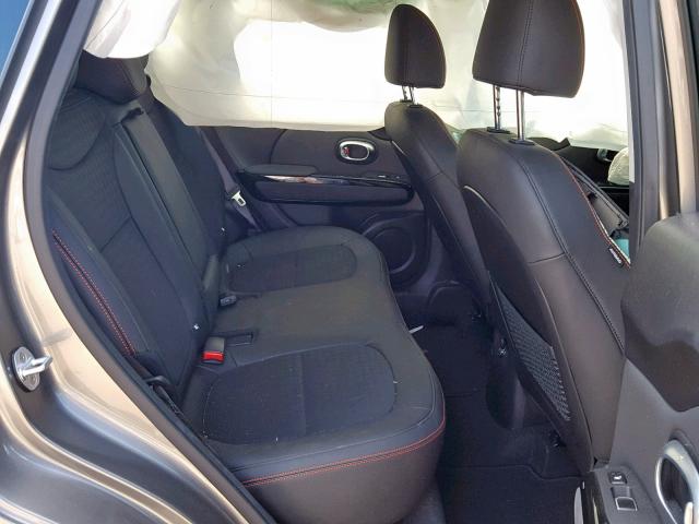 KNDJX3AAXJ7517937 - 2018 KIA SOUL ! Grafit foto 6