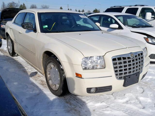 2C3KA53G86H360654 - 2006 CHRYSLER 300 TOURIN WHITE photo 1