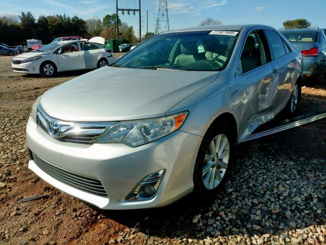 4T1BD1FK7CU012957 - 2012 TOYOTA CAMRY HYBR SILVER photo 2