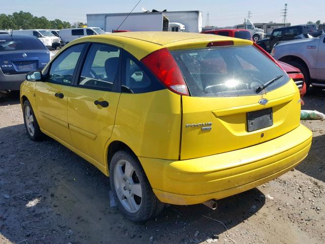 3FAFP37N45R151705 - 2005 FORD FOCUS ZX5 YELLOW photo 3