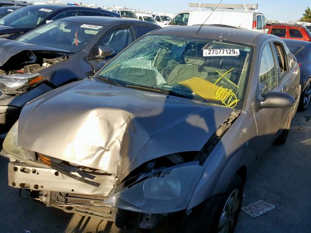 1FAFP34304W184621 - 2004 FORD FOCUS SE C BEIGE photo 2